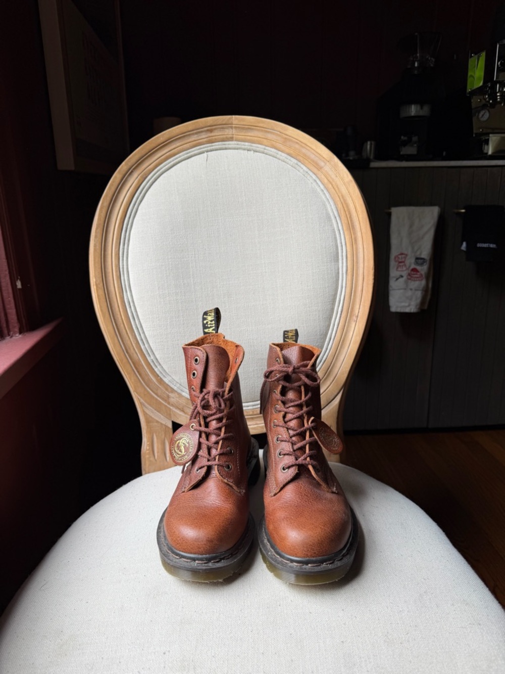 **rare** Dr. Martens women’s Chestnut Brown Leather Lace-Up Boots